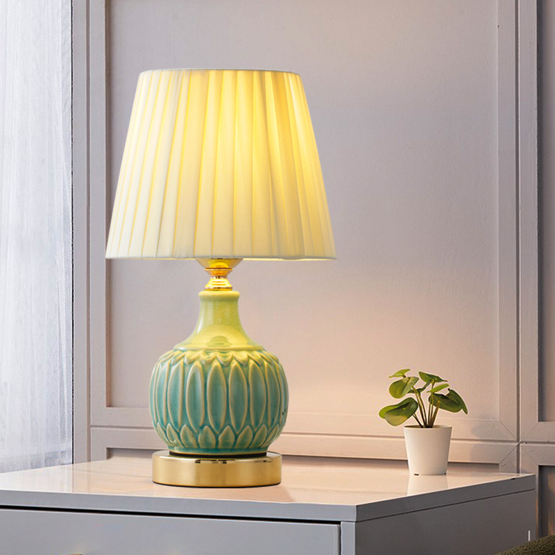 タッチ式のアメリカンセラミック製デスクランプ、寝室用ベッドサ - Desk Lamp のレビューと価格