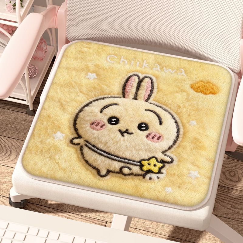 ちいかわの可愛いキャラクターが描かれた、ふわふわで柔らかい座 - Office Chair Cushion のレビューと価格