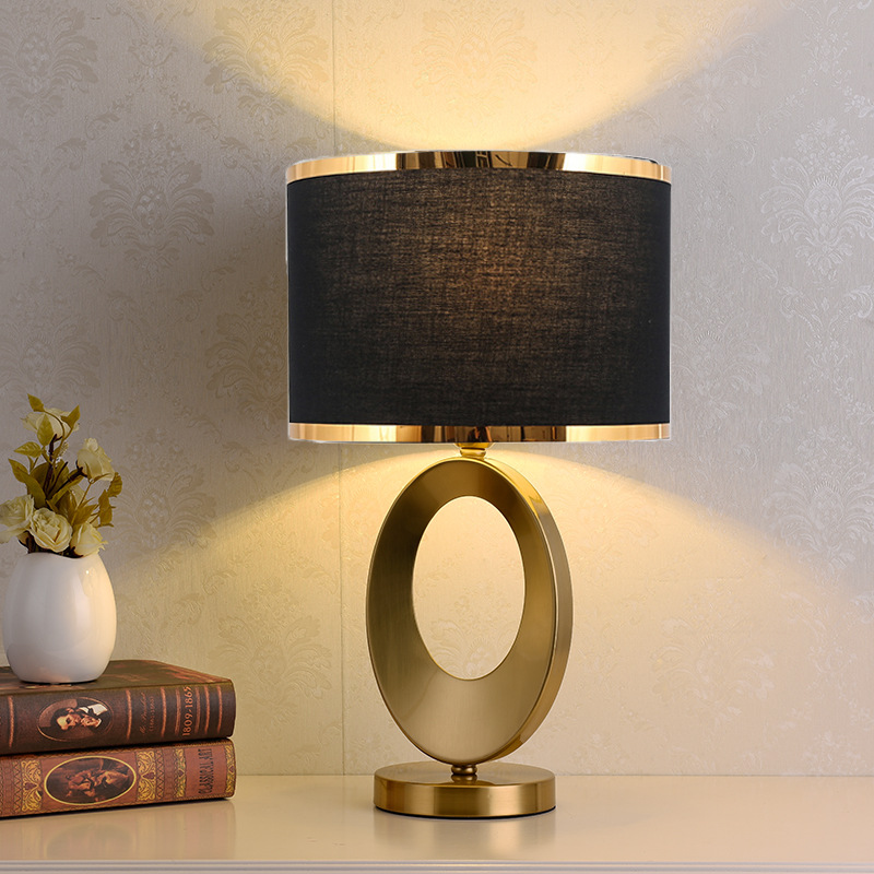 北欧風ライトラグジュアリー小型デスクランプ寝室リビングルーム - Desk Lamp のレビューと価格